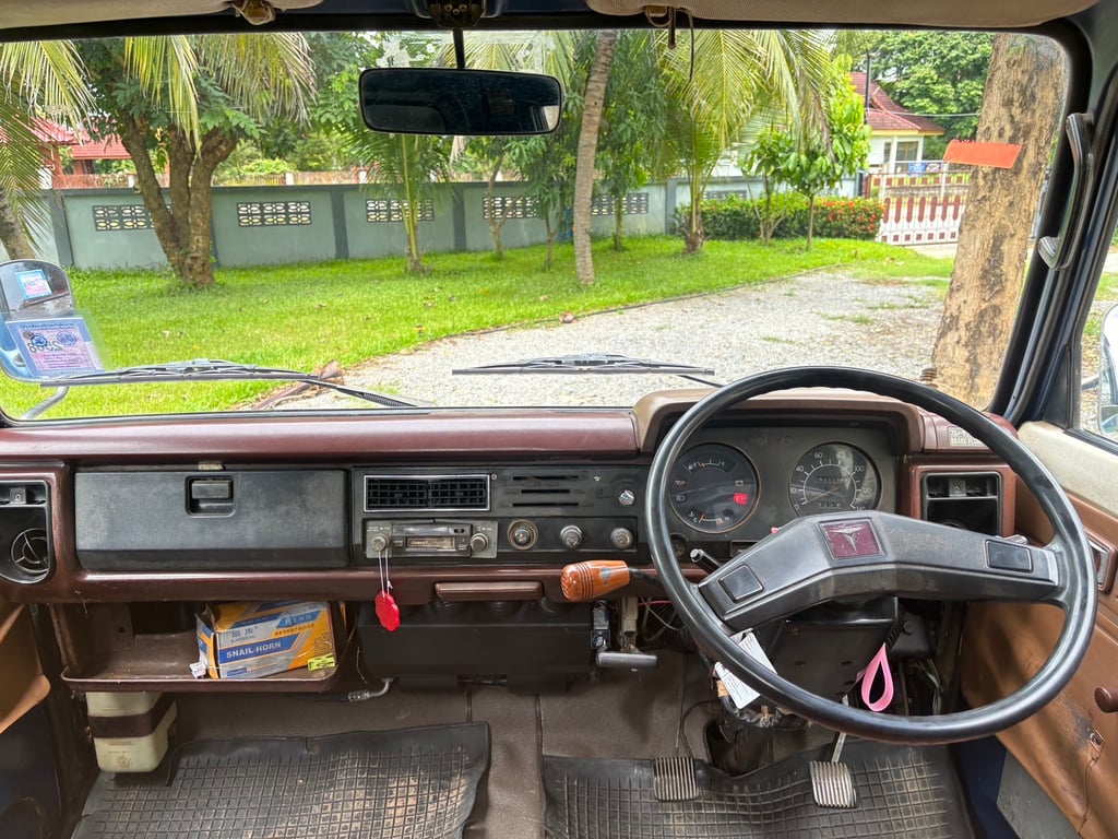 TOYOTA Dyna 88แรงม้า รถบรรทุก 4ล้อ กระบะเหล็ก ปี1985 TOYOTA Dyna 88แรงม้า รถบรรทุก 4ล้อ กระบะเหล็ก ปี1985