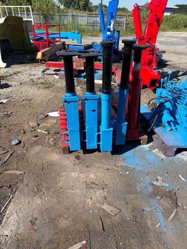 ขายเครน 3 ตัน 4 ปอก พร้อมใช้