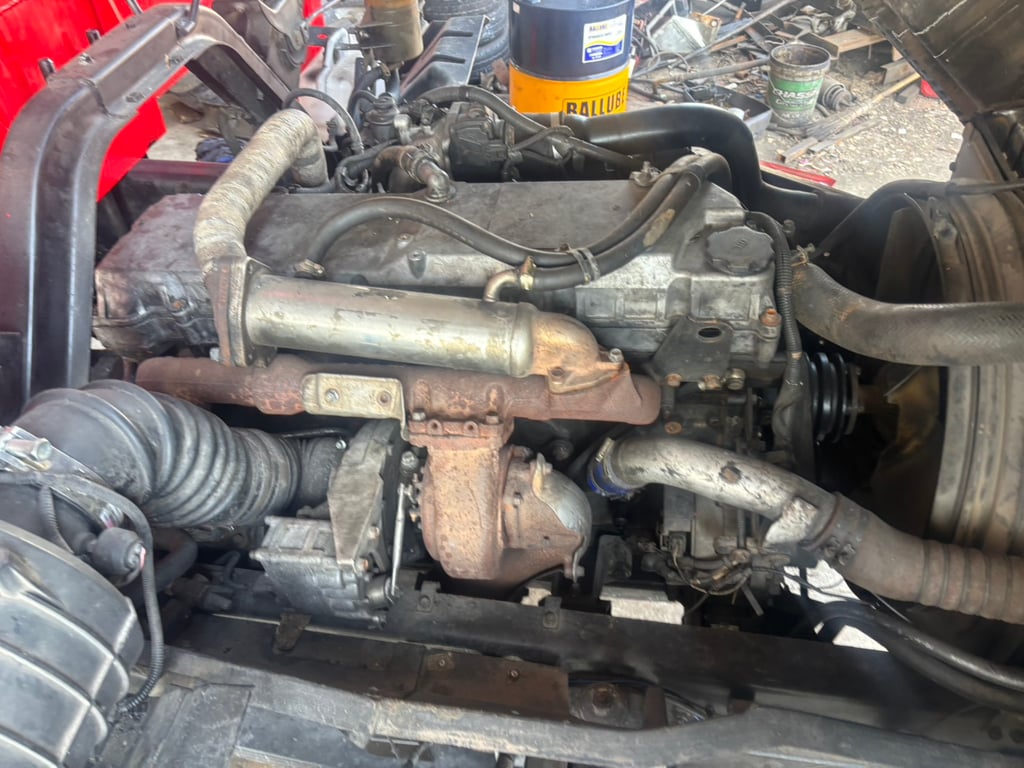 ISUZU FVM 240แรงม้า รถบรรทุก 10ล้อ กระบะเหล็กติดเครน ปี2009