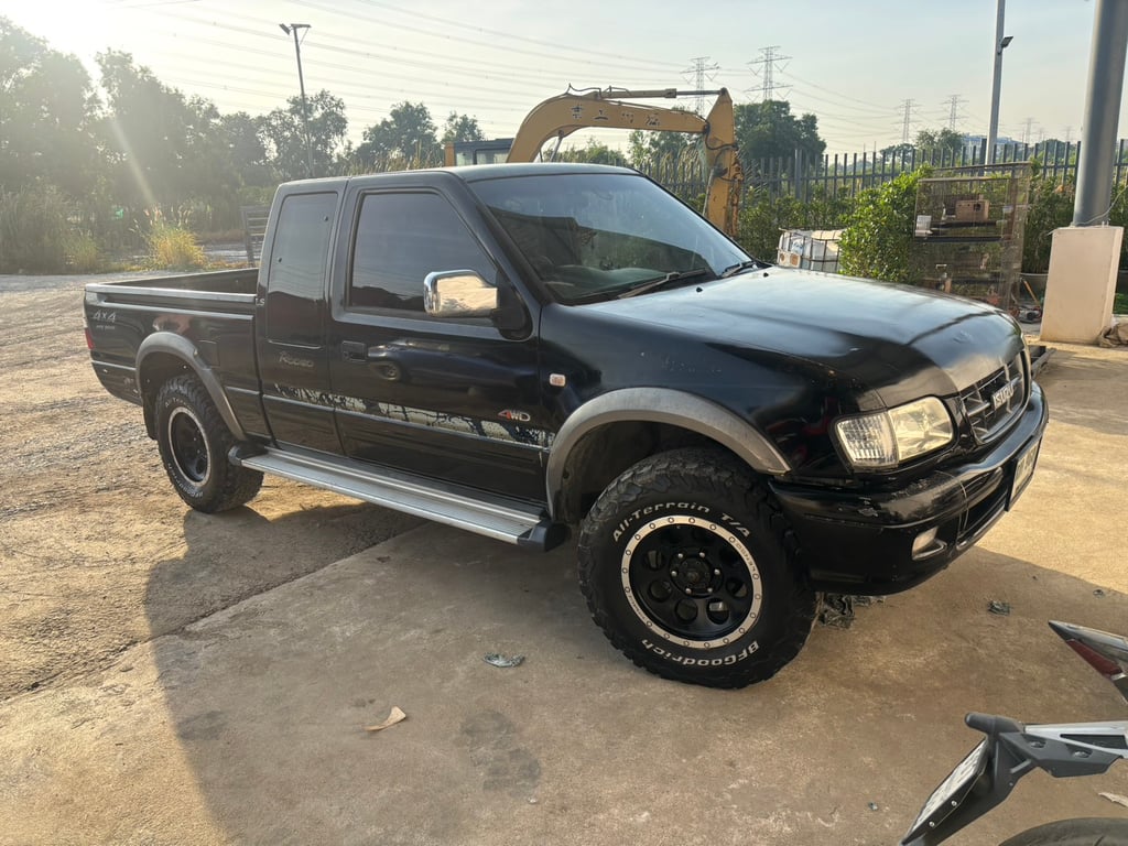 isuzu dragon 2.8 4*4  เครื่องเกียร์เยี่ยม พร้อมใช้