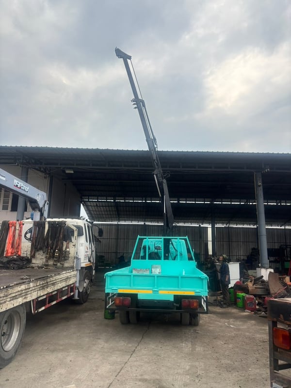 MITSUBISHI FUSO FE 110แรงม้า รถบรรทุก 6ล้อ กระบะเหล็กติดเครน ปี1997