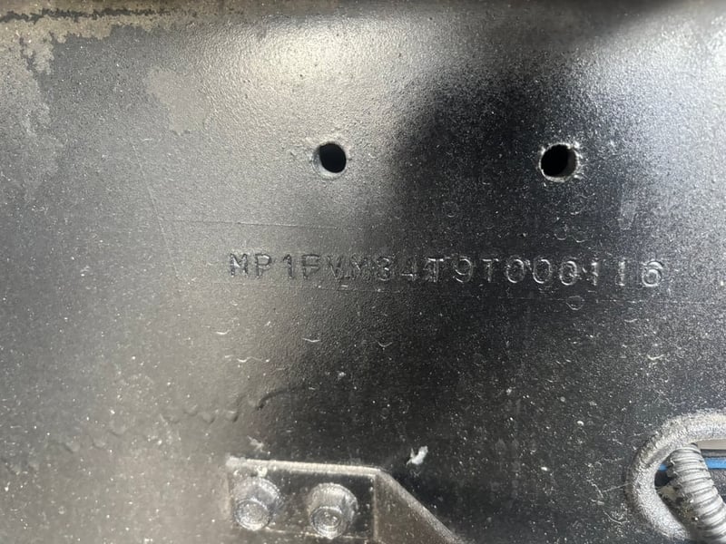 ISUZU FVM 240แรงม้า รถบรรทุก 10ล้อ กระบะเหล็กติดเครน ปี2009