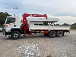 ISUZU FVM 240แรงม้า รถบรรทุก 10ล้อ กระบะเหล็กติดเครน ปี2009
