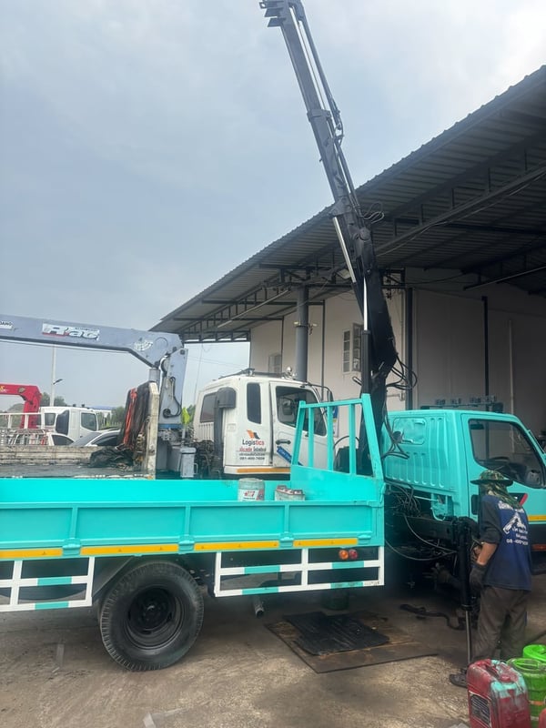 MITSUBISHI FUSO FE 110แรงม้า รถบรรทุก 6ล้อ กระบะเหล็กติดเครน ปี1997