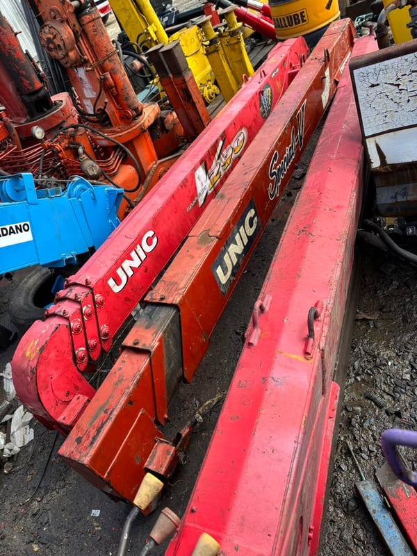 Unic UR294  2.9 ตัน 4 ปอก วีล่าง วีบน ขาสลับ ตะขอพับ