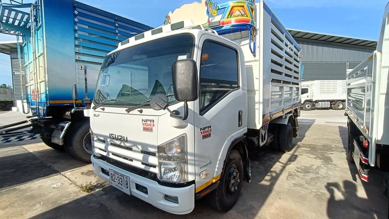 ISUZU NPR 150แรงม้า รถบรรทุก 6ล้อ ดั้มพ์ ปี2015
