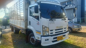 ISUZU FRR 210แรงม้า รถบรรทุก 6ล้อ ปี2013 เลขไมล์น้อยกว่า 800,000 กม.