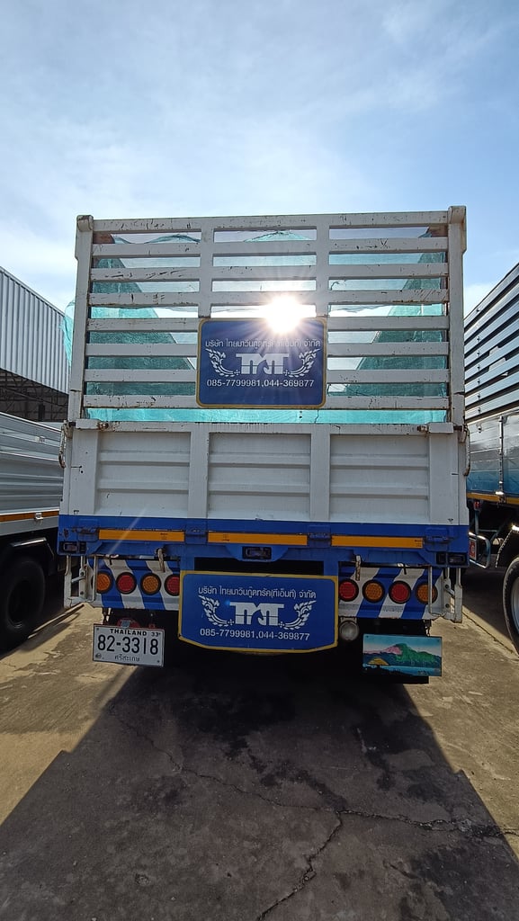 ISUZU NPR 150แรงม้า รถบรรทุก 6ล้อ ดั้มพ์ ปี2015