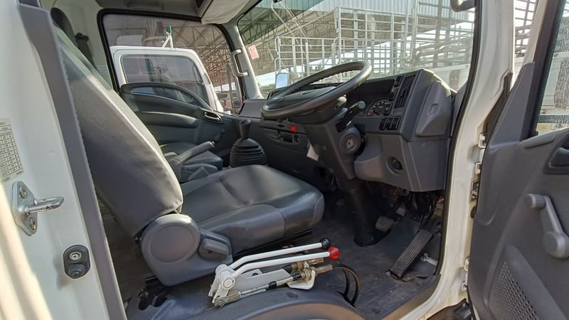 ISUZU NPR 150แรงม้า รถบรรทุก 6ล้อ ดั้มพ์ ปี2015