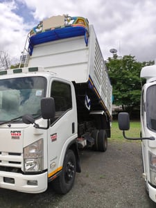 ISUZU NPR 150แรงม้า รถบรรทุก 6ล้อ ดั้มพ์ ปี2015 เลขไมล์น้อยกว่า 500,000 กม.