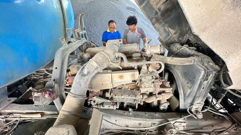 Hino240พร้อมถังบรรทุกน้ำ พร้อมใช้งาน