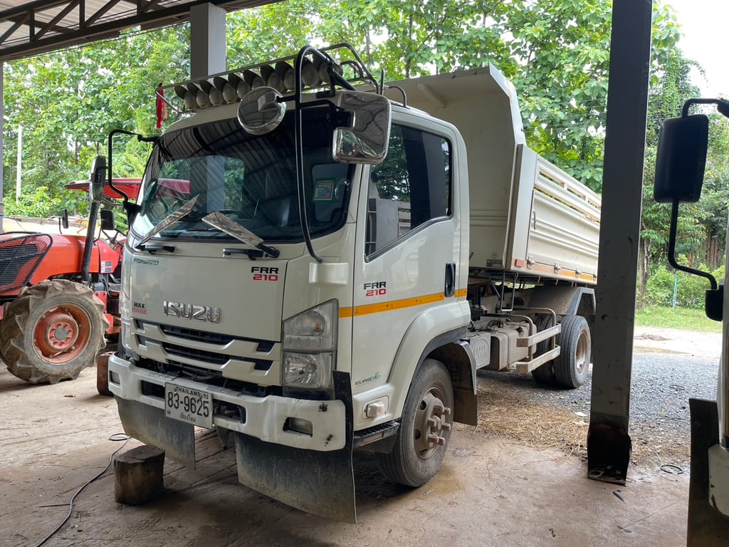 ขายอีซูซุ FRR 210 แรงม้า (เจ้าของขายเอง) ขายอีซูซุ FRR 210 แรงม้า (เจ้าของขายเอง)