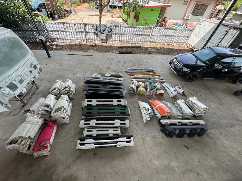 สนใจหัวเก๋ง อะไหล่มือ1 -2 แท้ถอด ใหม่เทียมติดต่อได้นะคะ