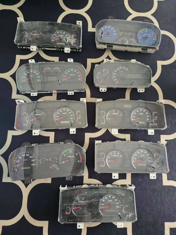 สนใจหัวเก๋ง อะไหล่มือ1 -2 แท้ถอด ใหม่เทียมติดต่อได้นะคะ