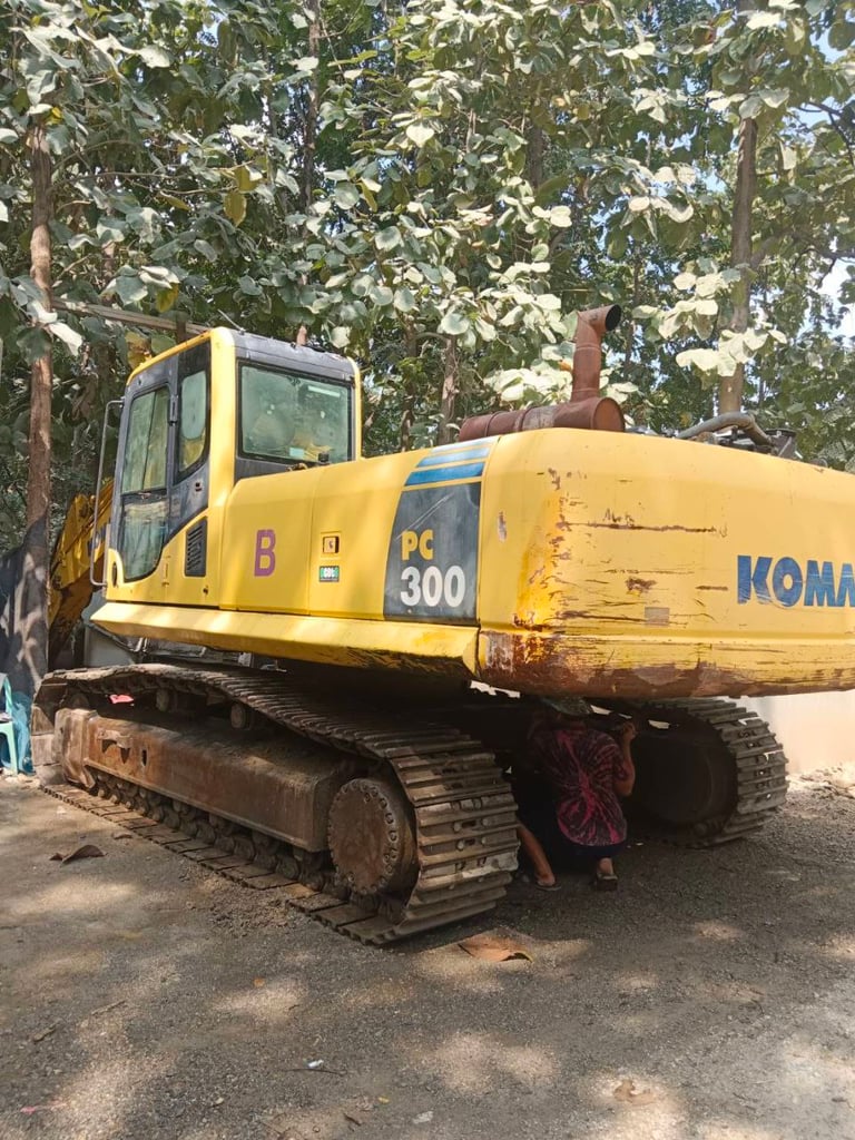 ขาย KOMATSU PC300-8 รวม 2 คัน 1,250,000 บาท