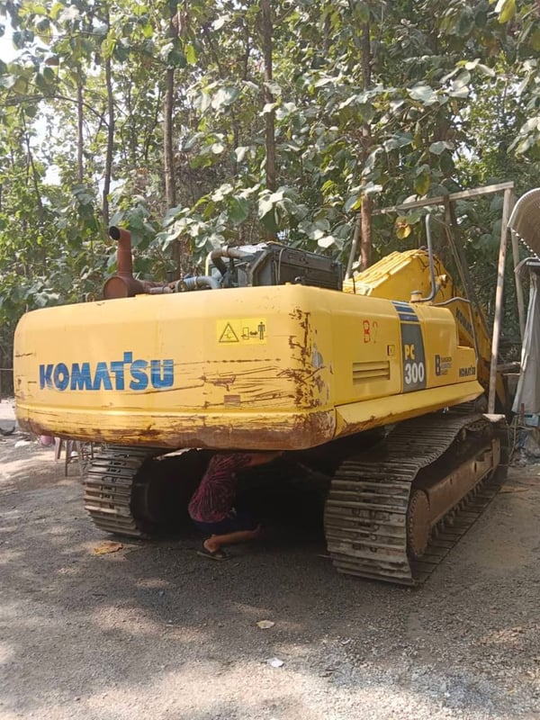ขาย KOMATSU PC300-8 รวม 2 คัน 1,250,000 บาท