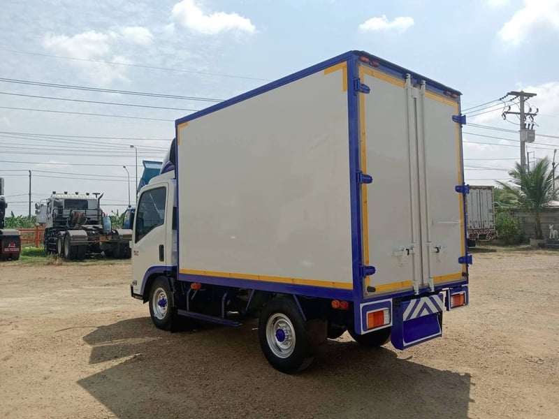 ISUZU NLR 130แรงม้า รถบรรทุก 4ล้อ ตู้แห้ง ปี2021