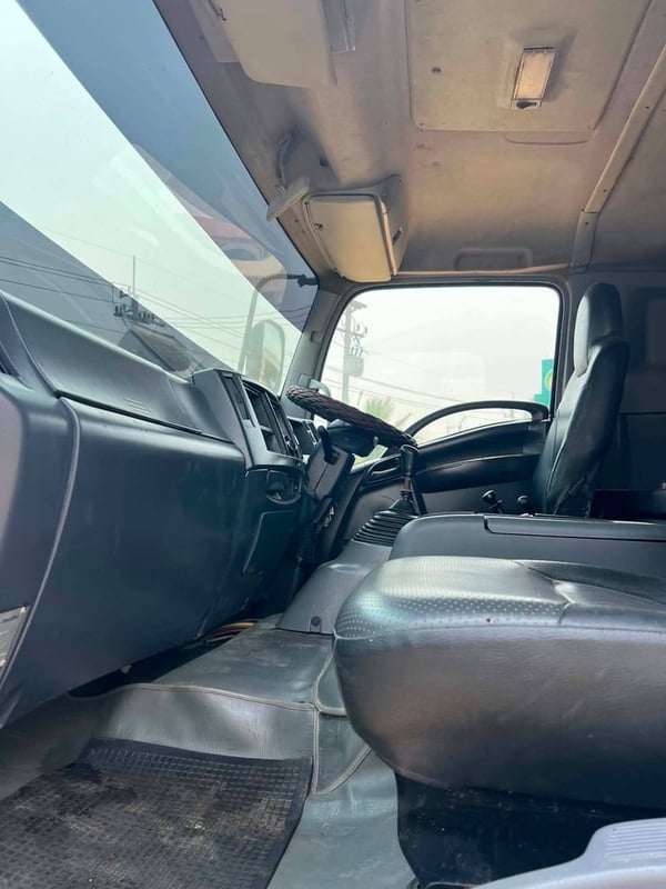 ISUZU FXZ 360แรงม้า รถบรรทุก 10ล้อ ดั้มพ์ ปี2010