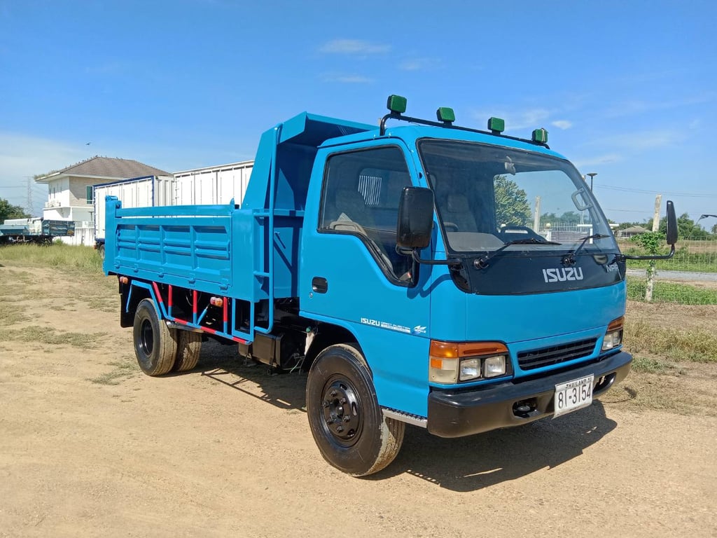 ISUZU NPR 130แรงม้า รถบรรทุก 6ล้อ ดั้มพ์ ปี2002