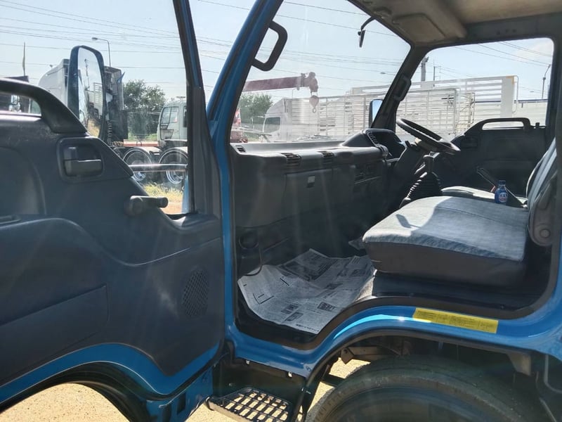 ISUZU NPR 130แรงม้า รถบรรทุก 6ล้อ ดั้มพ์ ปี2002