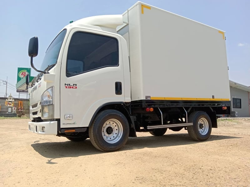 ISUZU NLR 130แรงม้า รถบรรทุก 4ล้อ ตู้แห้ง ปี2018