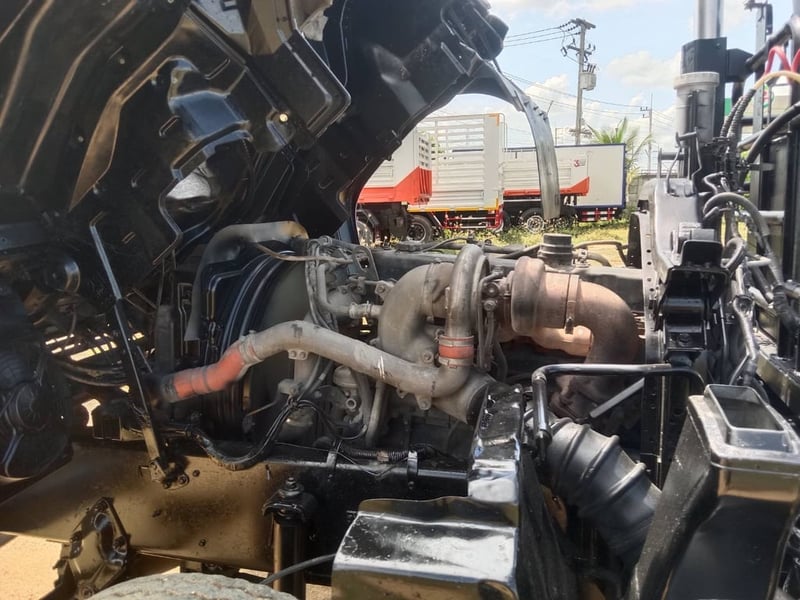 ISUZU DECA 320 ISUZU DECA 320