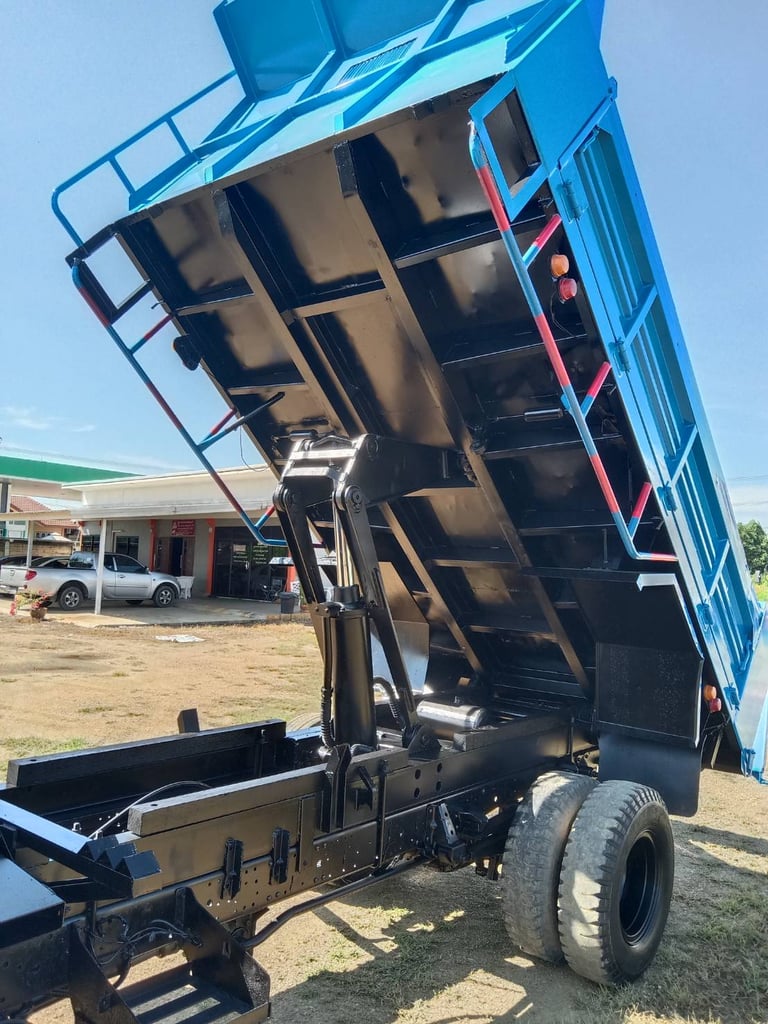 ISUZU NPR 130แรงม้า รถบรรทุก 6ล้อ ดั้มพ์ ปี2002