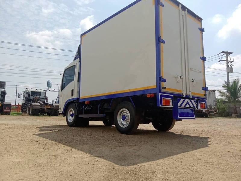 ISUZU NLR 130แรงม้า รถบรรทุก 4ล้อ ตู้แห้ง ปี2021