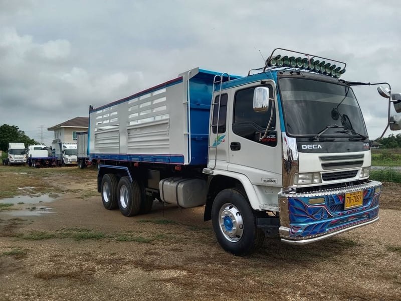 ISUZU DECA 270