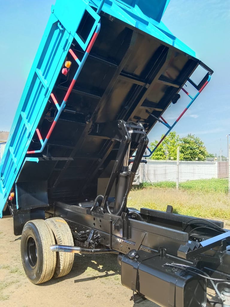 ISUZU NPR 130แรงม้า รถบรรทุก 6ล้อ ดั้มพ์ ปี2002