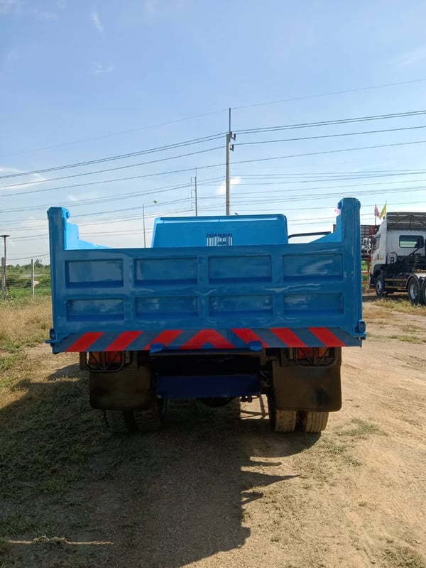 ISUZU NPR 130แรงม้า รถบรรทุก 6ล้อ ดั้มพ์ ปี2002