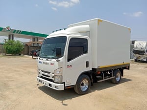 ISUZU NLR 130แรงม้า รถบรรทุก 4ล้อ ตู้แห้ง ปี2018