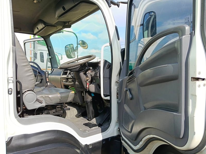 ISUZU FRR 190แรงม้า รถบรรทุก 6ล้อ ตู้แห้ง ปี2018 ISUZU FRR 190แรงม้า รถบรรทุก 6ล้อ ตู้แห้ง ปี2018
