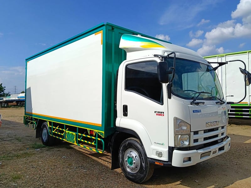 ISUZU FRR 190แรงม้า รถบรรทุก 6ล้อ ตู้แห้ง ปี2018