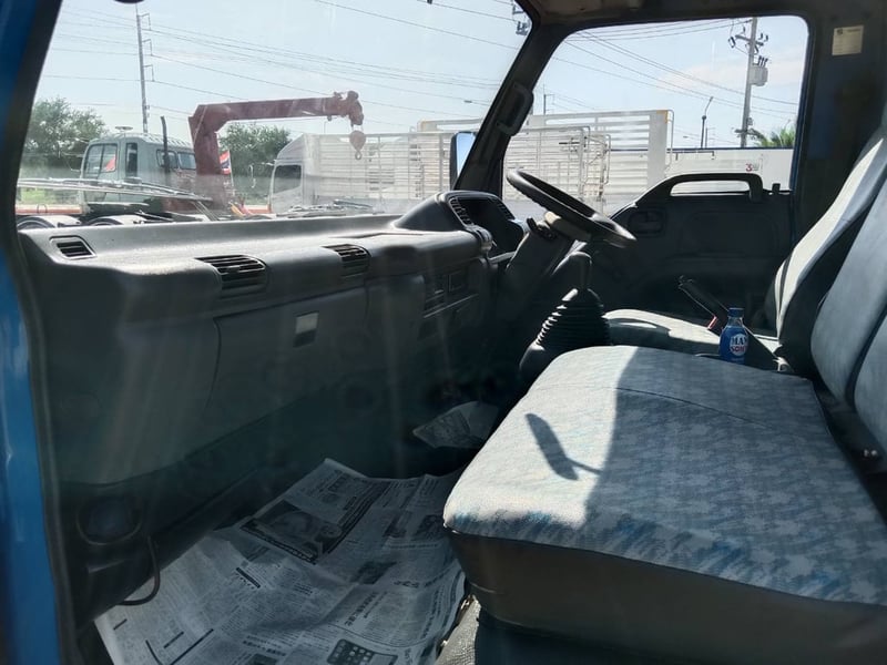 ISUZU NPR 130แรงม้า รถบรรทุก 6ล้อ ดั้มพ์ ปี2002