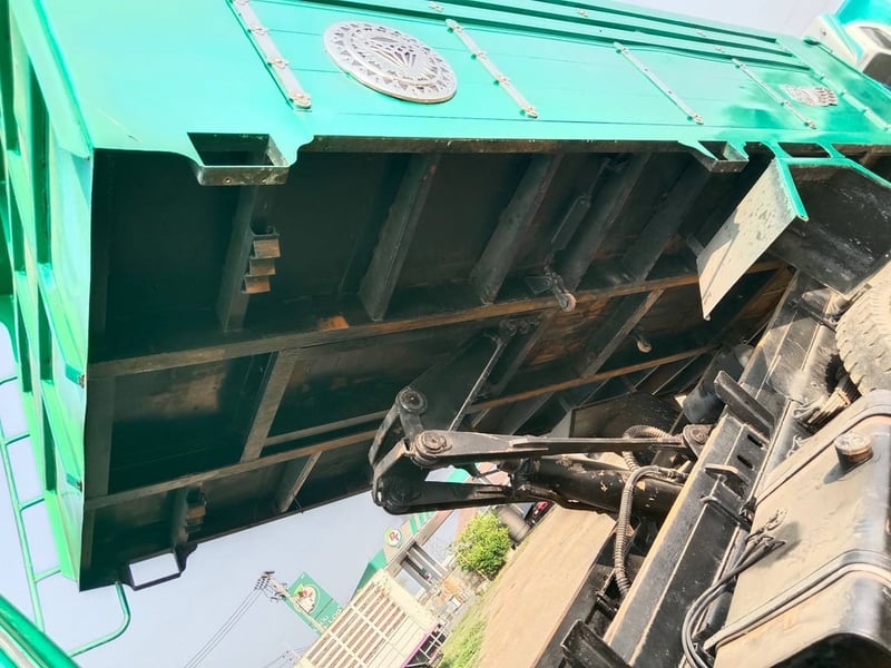 HINO FG 212แรงม้า รถบรรทุก 6ล้อ ดั้มพ์ ปี2012