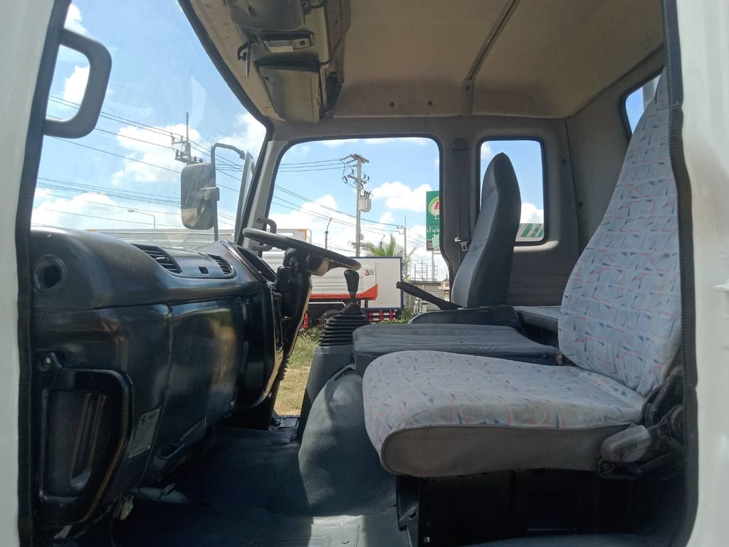 ISUZU DECA 320 ISUZU DECA 320