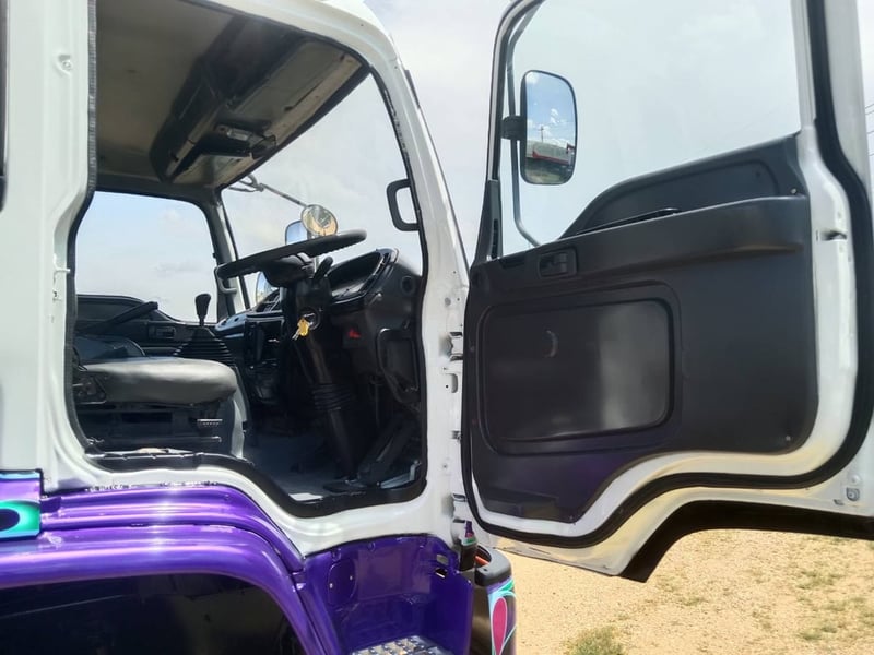 ISUZU DECA 320 ISUZU DECA 320