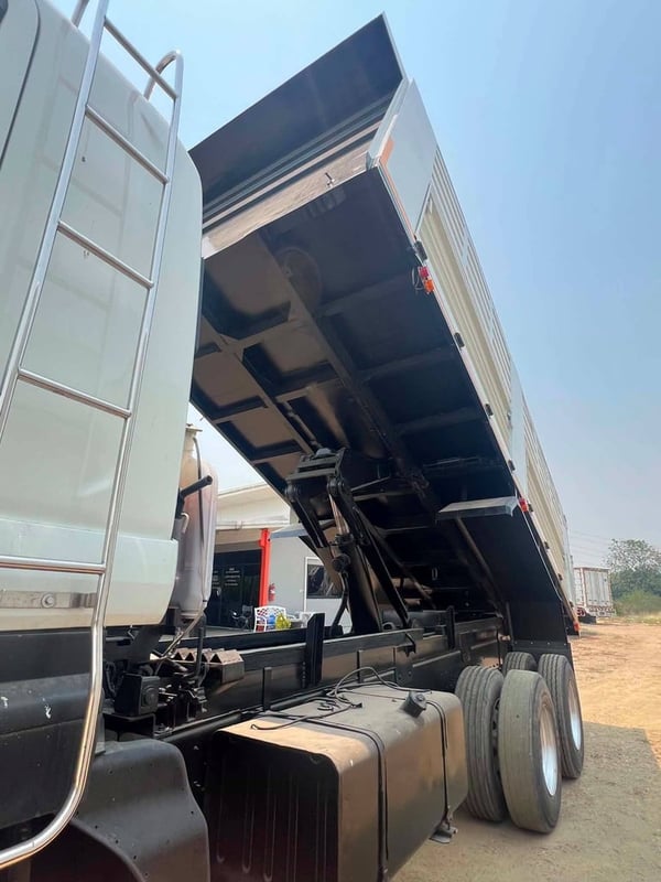 ISUZU FXZ 360แรงม้า รถบรรทุก 10ล้อ ดั้มพ์ ปี2010