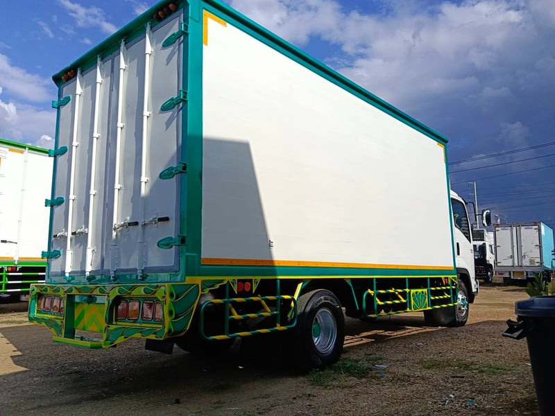 ISUZU FRR 190แรงม้า รถบรรทุก 6ล้อ ตู้แห้ง ปี2018 ISUZU FRR 190แรงม้า รถบรรทุก 6ล้อ ตู้แห้ง ปี2018