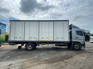 HINO FG 260แรงม้า รถบรรทุก 6ล้อ ตู้แห้ง ปี2021