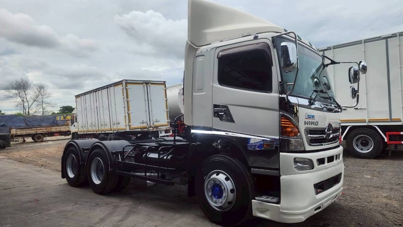 HINO FG 344แรงม้า รถบรรทุก 6ล้อ หัวลาก เฉพาะหัว ปี2014 เลขไมล์น้อยกว่า 500,000 กม.