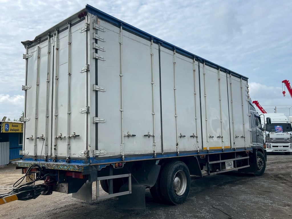 HINO FG 260แรงม้า รถบรรทุก 6ล้อ ตู้แห้ง ปี2021