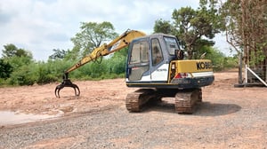 รถแบคโคคีบไม้+ชุดขุดครบ