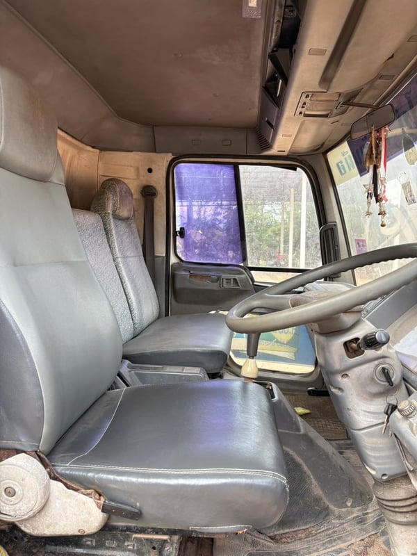 รถดั้ม 5 คิว