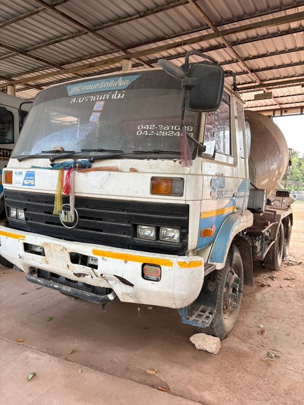 รถโม่ปูน 5คิว
