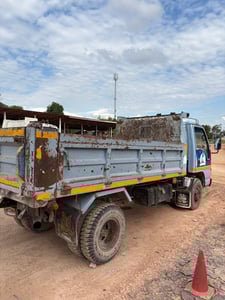 รถดั้ม 5 คิว