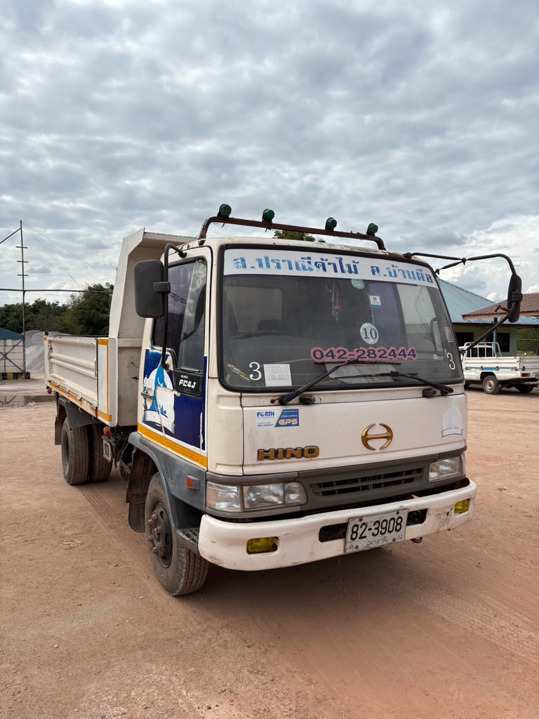 รถดั้ม 5 คิว