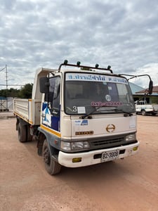 รถดั้ม 5 คิว