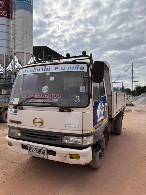 รถดั้ม 5 คิว